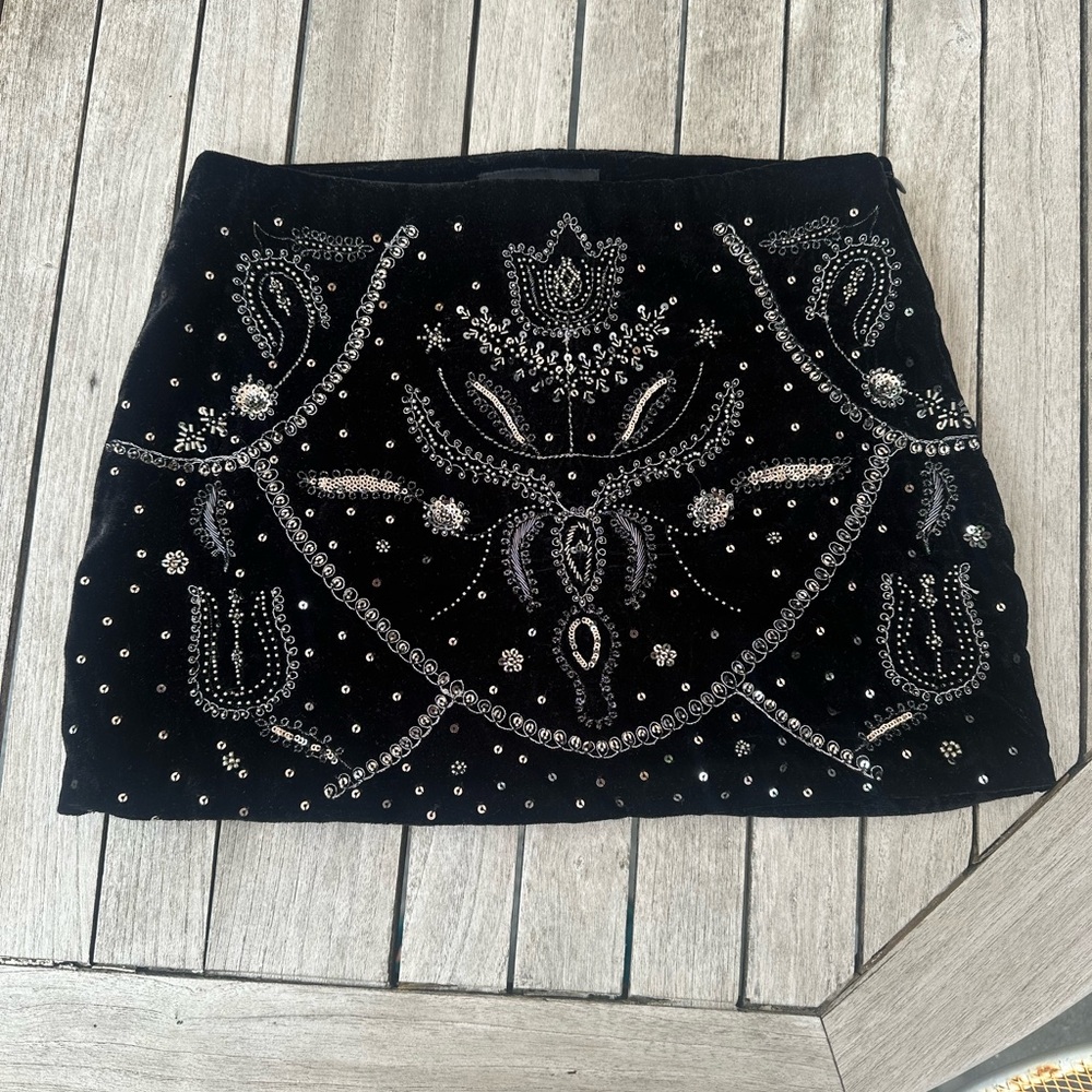 NWT Zara Black Velvet Embellished Mini Skirt — Beaded & Sequin Paisley